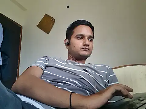 Snapshot of Jonrobinso chatting on 10.06.25 Jonrobinso online show from 10.06.25