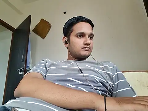 Snapshot of Jonrobinso chatting on 10.08.25 Jonrobinso online show from 10.08.25