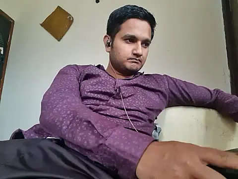 Snapshot of Jonrobinso chatting on 10.11.25 Jonrobinso online show from 10.11.25