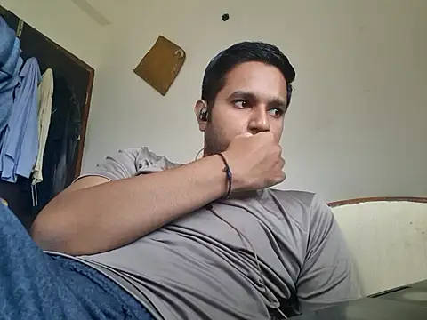 Snapshot of Jonrobinso chatting on 10.13.25 Jonrobinso online show from 10.13.25