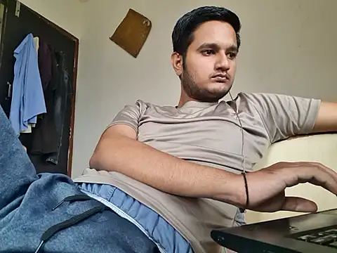 Snapshot of Jonrobinso chatting on 10.19.25 Jonrobinso online show from 10.19.25