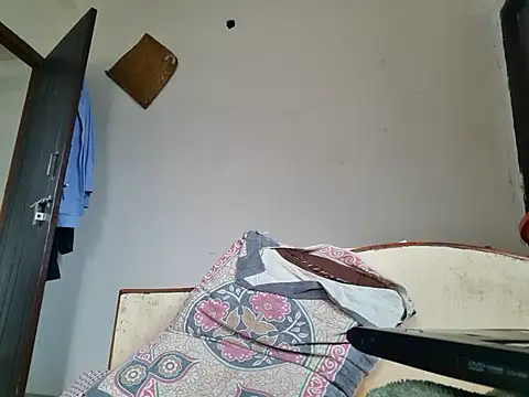 Snapshot of Jonrobinso chatting on 10.21.25 Jonrobinso online show from 10.21.25