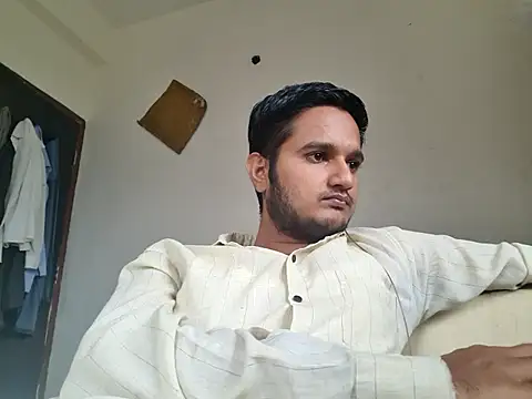 Snapshot of Jonrobinso chatting on 10.28.25 Jonrobinso online show from 10.28.25