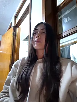 Snapshot of Maralains chatting on 03.20.25 Maralains online show from 03.20.25