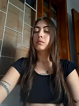 Snapshot of Maralains chatting on 03.21.25 Maralains online show from 03.21.25