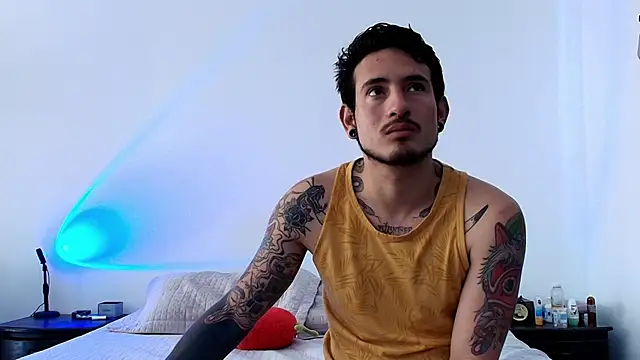 anika lowen02 online show from 01.15.25