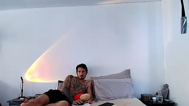 anika lowen02 online show from 01.28.25