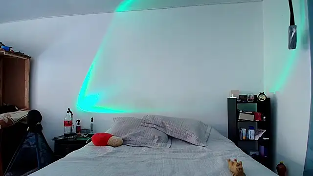 anika lowen02 online show from 02.20.25