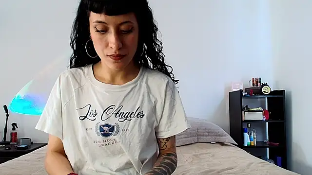 anika lowen02 online show from 03.05.25