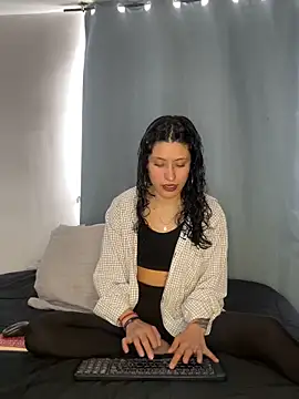 anika lowen02 online show from 10.10.25