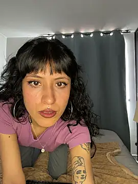 anika lowen02 online show from 10.27.25