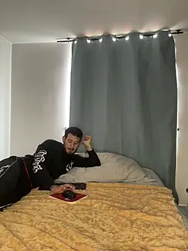 anika lowen02 online show from 10.29.25