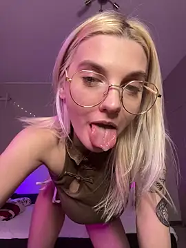 LoveLuna  online show from 12.15.24