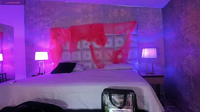 MelaniieRoux online show from 10.16.25