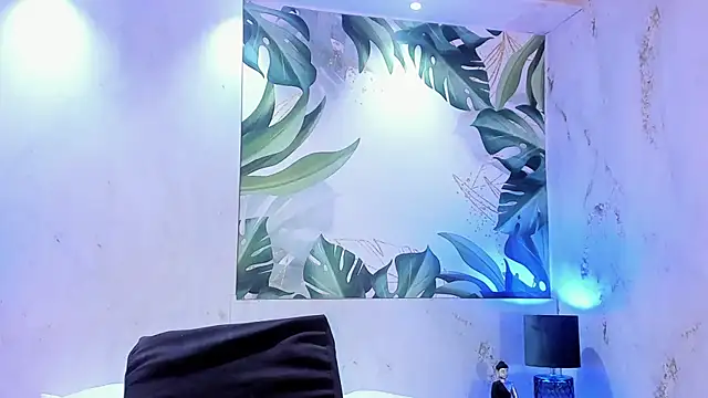 MelaniieRoux online show from 04.16.26