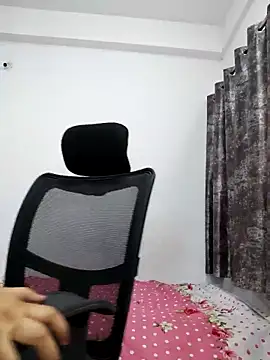 Snapshot of sanaya_baby chatting on 10.03.25 sanaya baby online show from 10.03.25