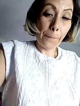 Snapshot of alixia81 chatting on 10.03.25 alixia81 online show from 10.03.25