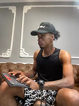 AaronCruz  online show from 12.26.24