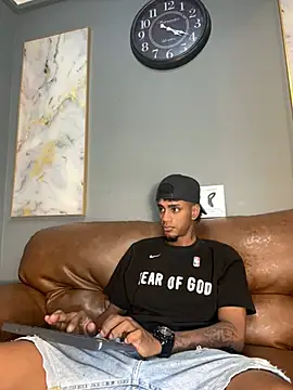 AaronCruz  online show from 01.10.25
