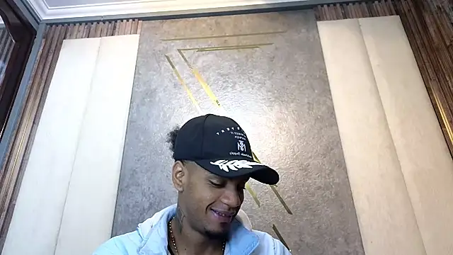 AaronCruz  online show from 02.25.25
