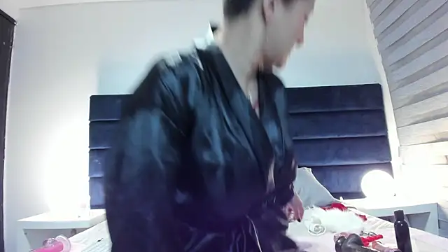  Cristal evans online show from 01.05.25