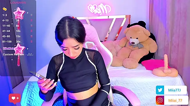 Snapshot of Miia77_ chatting on 09.17.25 Miia77 online show from 09.17.25