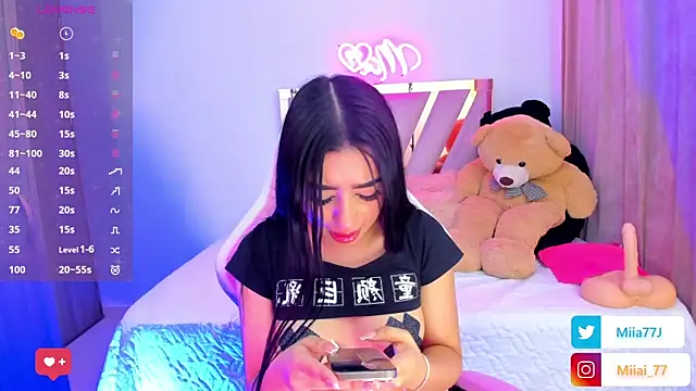 Snapshot of Miia77_ chatting on 09.19.25 Miia77 online show from 09.19.25