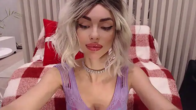 Snapshot of MiloTheName chatting on 12.17.24 MiloTheName online show from 12.17.24