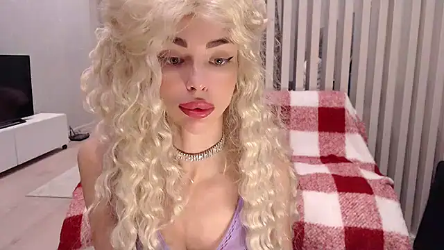 Snapshot of MiloTheName chatting on 12.26.24 MiloTheName online show from 12.26.24