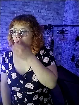 Snapshot of Cherry_xoxx chatting on 09.18.25 Cherry xoxx online show from 09.18.25