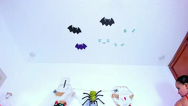 nahomygrey  online show from 10.14.25