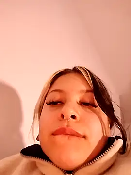 Snapshot of sammymoon chatting on 02.26.25 sammymoon online show from 02.26.25