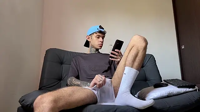 Snapshot of Saturno_v chatting on 09.24.25 Saturno v online show from 09.24.25