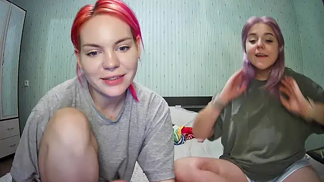 ChrisGirls online show from 12.18.24