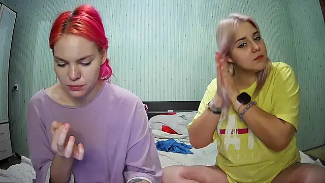 ChrisGirls online show from 12.20.24