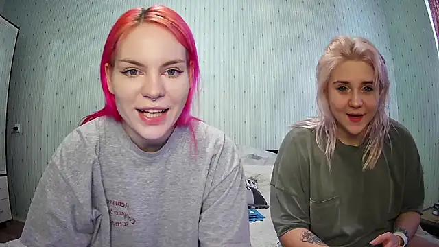 ChrisGirls online show from 12.22.24