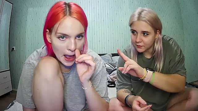 ChrisGirls online show from 12.22.24