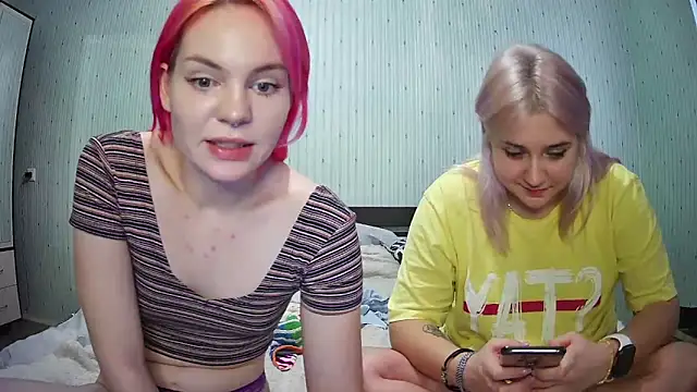 ChrisGirls online show from 12.24.24