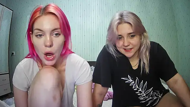 ChrisGirls online show from 12.29.24