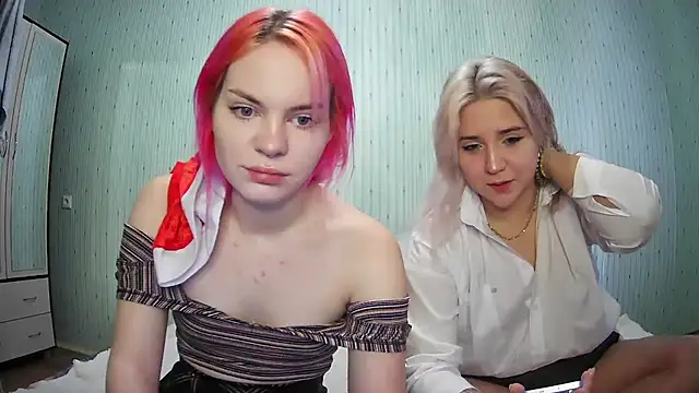 ChrisGirls online show from 12.31.24