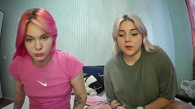 ChrisGirls online show from 01.12.25