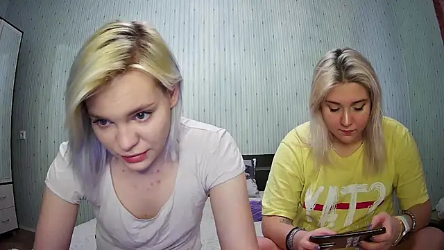 ChrisGirls online show from 01.18.25