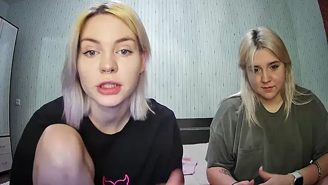 ChrisGirls online show from 01.22.25
