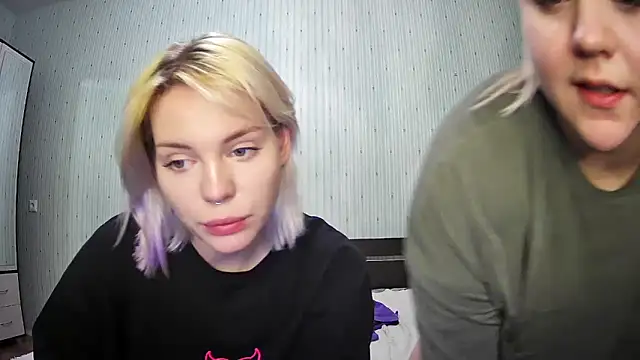 ChrisGirls online show from 01.22.25