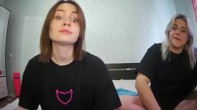ChrisGirls online show from 02.06.25