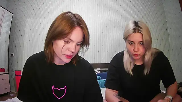 ChrisGirls online show from 02.06.25
