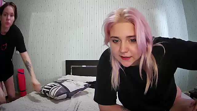 ChrisGirls online show from 02.19.25