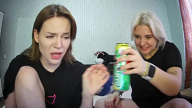 ChrisGirls online show from 02.28.25