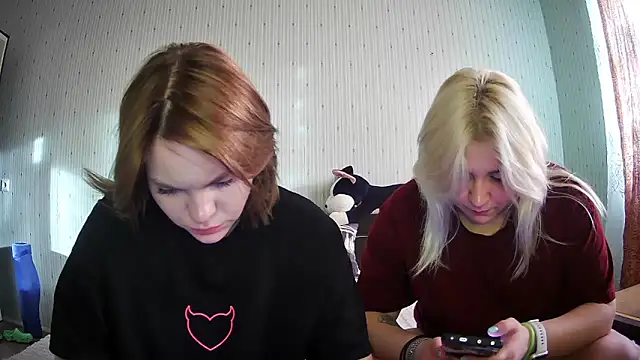 ChrisGirls online show from 03.06.25