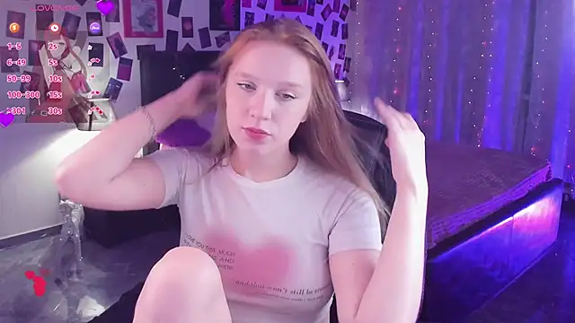 Snapshot of KarambaMoon chatting on 10.23.25 KarambaMoon online show from 10.23.25